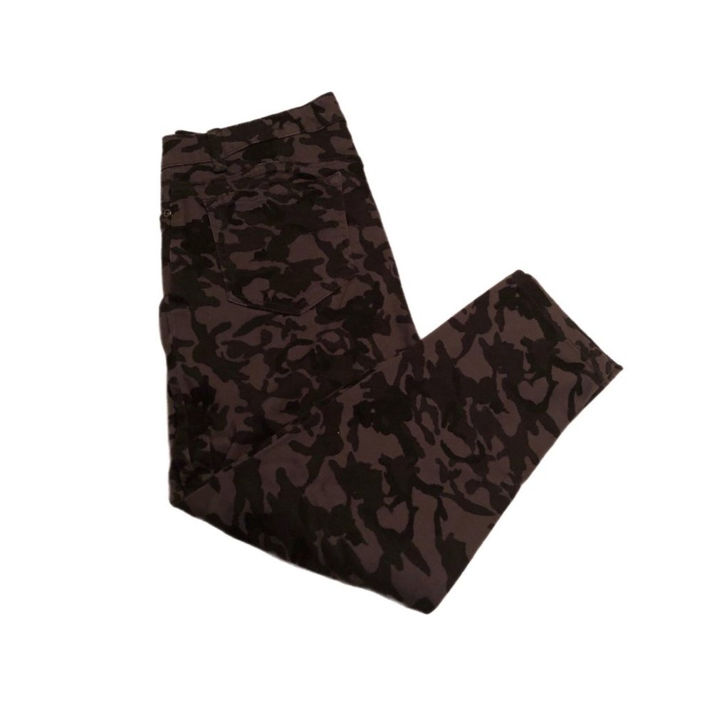 Da-sh women’s camo size 10 jeans